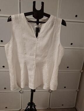 Core White Sleeveless Linen Peplum Tunic